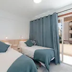 Apartment Facing The Sea And Marina